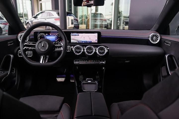 Occasion Mercedes CLA180 AMG line 2024 Zwart Sedan