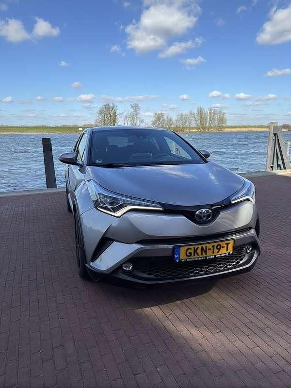 Grijs Gebruikt 2018 Toyota C-HR SUV | € 16.000 (Goede deal) - Afbeelding 1/4