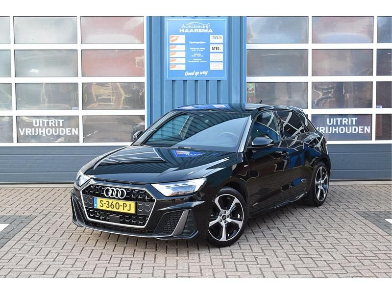 Zwart Gebruikt 2023 Audi A1 Hatchback | € 25.999 (Iets duurder) - Afbeelding 1/4