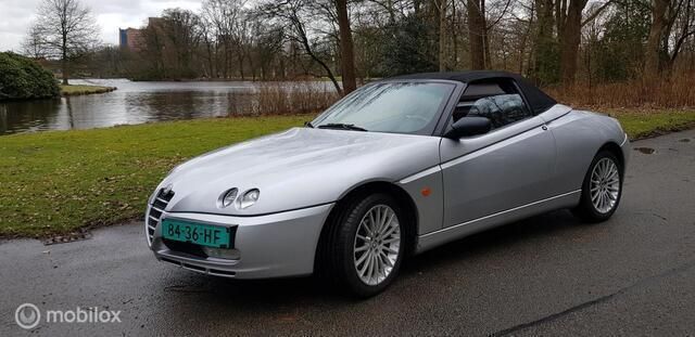 Zilver Gebruikt 2003 Alfa Romeo Spider Cabriolet | € 8.255 - Afbeelding 1/4