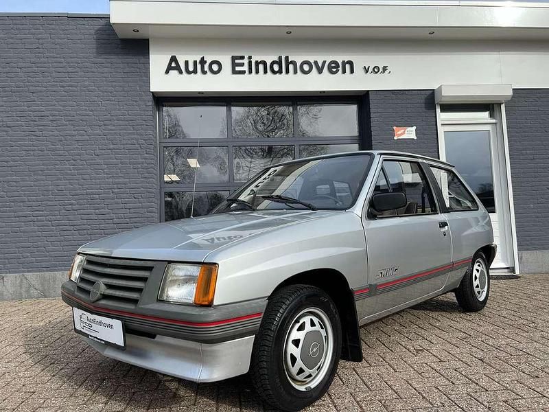 Grijs Gebruikt 1984 Opel Corsa S Hatchback | € 5.995 - Afbeelding 1/4