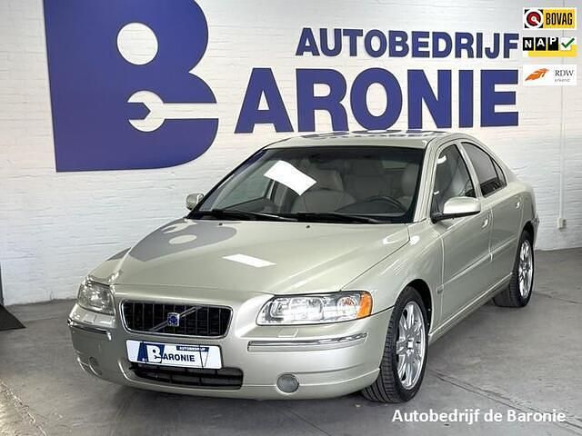 Beige Gebruikt 2004 Volvo S60 Summum Sedan | € 5.495 (Duur) - Afbeelding 1/4