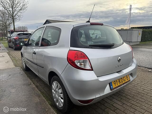 Occasion Renault Clio II 75 PK (55 kW) 2009 Grijs Hatchback