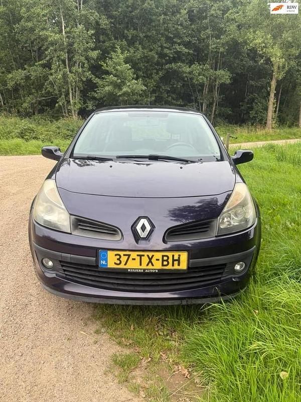 Paars Gebruikt 2007 Renault Clio II Exception Hatchback | € 1.749 (Goede deal) - Afbeelding 1/4