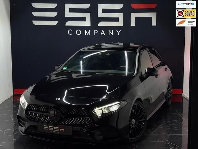 Zwart, metallic lak Gebruikt 2018 Mercedes A250 Premium Plus Hatchback | € 24.950 (Eerlijke prijs) - Afbeelding 1/4