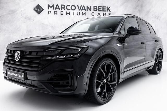 C9x deep black metallic (zwart metallic) Gebruikt 2020 VW Touareg R SUV | € 49.850 (Goede deal) - Afbeelding 1/4