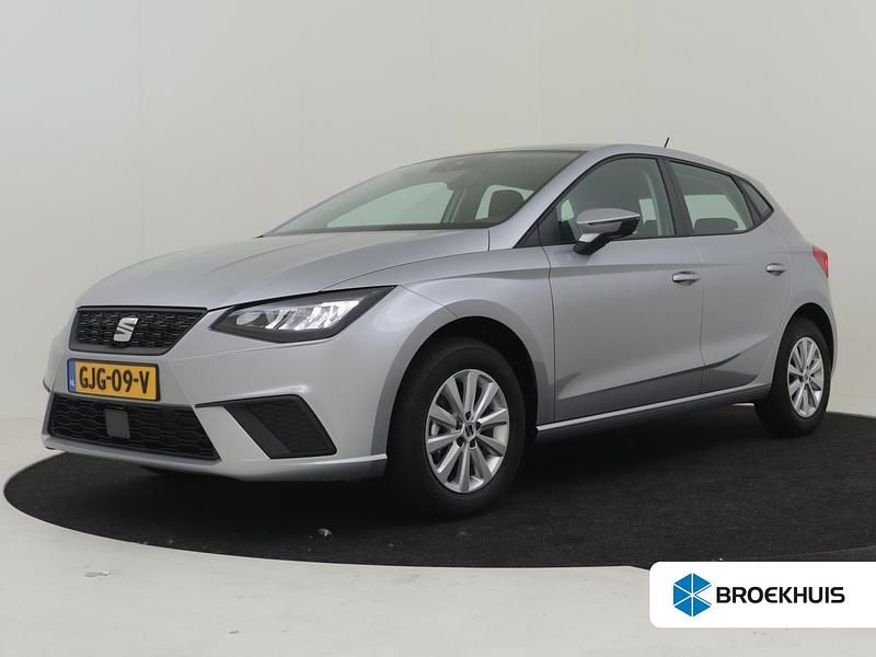 Grijs Gebruikt 2024 Seat Ibiza Style Hatchback | € 23.895 (Duur) - Afbeelding 1/4