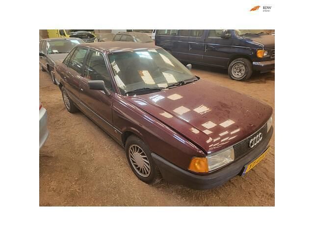 Rood Gebruikt 1990 Audi 80 Sedan | € 2.450 - Afbeelding 1/4