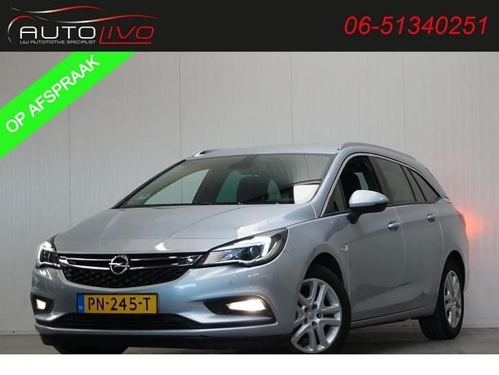 Grijs, metallic lak Occasion 2017 Opel Astra Edition Stationwagen | € 11.895 (Iets duurder) - Afbeelding 1/4