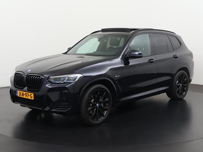 Carbonschwarz (416) Gebruikt 2022 BMW X3 M Sport SUV | € 44.895 (Eerlijke prijs) - Afbeelding 1/4