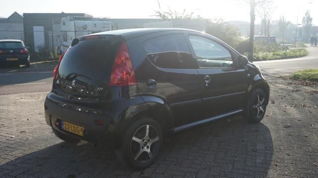 Occasion Peugeot 107 68 PK (50 kW) 2010 Zwart Hatchback