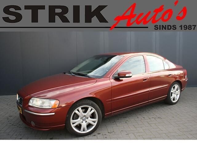 Rood Gebruikt 2006 Volvo S60 Sedan | € 2.489 (Eerlijke prijs) - Afbeelding 1/4
