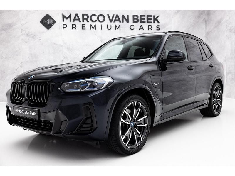 Zwart Gebruikt 2022 BMW X3 Executive SUV | € 42.850 (Eerlijke prijs) - Afbeelding 1/3