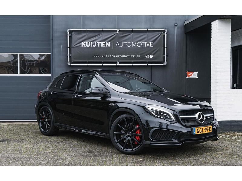Zwart Gebruikt 2015 Mercedes GLA45 AMG AMG SUV | € 25.550 (Eerlijke prijs) - Afbeelding 1/4