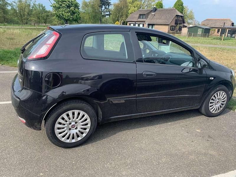 Zwart Gebruikt 2011 Fiat Punto Active MPV | € 1.000 - Afbeelding 1/4
