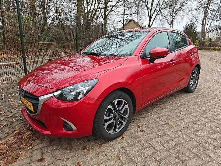 Rood Gebruikt 2018 Mazda 2 Hatchback | € 13.900 (Eerlijke prijs) - Afbeelding 1/4