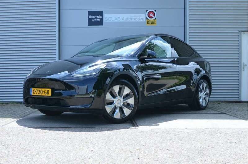 Zwart Gebruikt 2023 Tesla Model Y Long Range SUV | € 36.950 (Goede deal) - Afbeelding 1/4