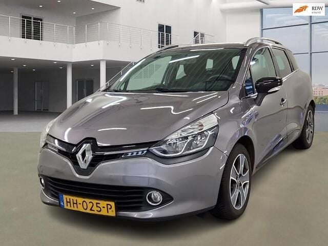 Grijs Occasion 2015 Renault Clio GrandTour Night&Day Stationwagen | € 4.950 (Goede deal) - Afbeelding 1/4