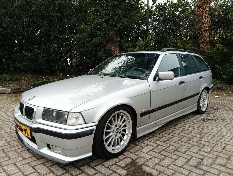 Zilver Occasion 1999 BMW 316 M Sport Stationwagen | € 3.250 (Eerlijke prijs) - Afbeelding 1/4