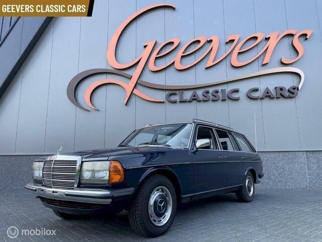 Blauw Gebruikt 1979 Mercedes E280 Stationwagen | € 21.500 - Afbeelding 1/4