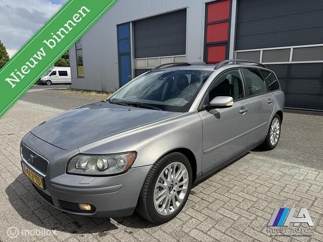 Grijs Gebruikt 2004 Volvo V50 Summum Stationwagen | € 4.255 (Eerlijke prijs) - Afbeelding 1/4
