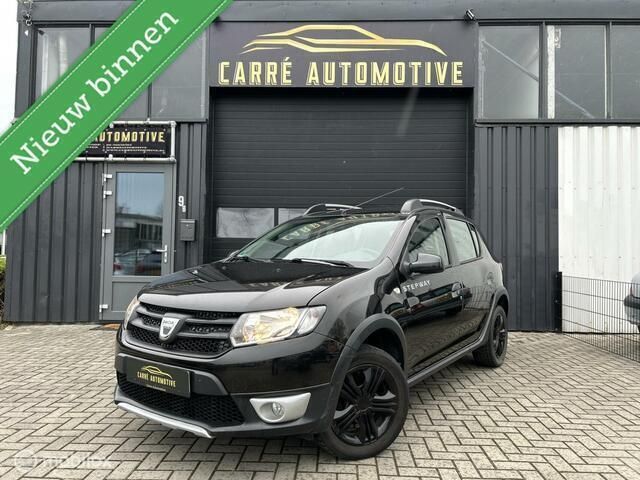 Zwart Gebruikt 2014 Dacia Sandero Stepway Ambiance Hatchback | € 5.950 (Eerlijke prijs) - Afbeelding 1/4