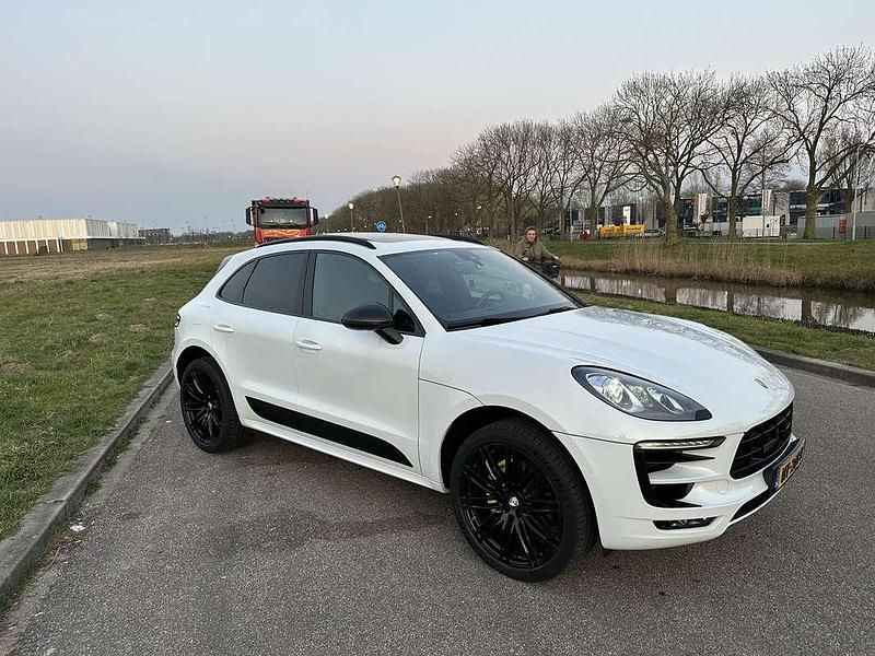 Wit Occasion 2016 Porsche Macan SUV | € 32.500 - Afbeelding 1/4