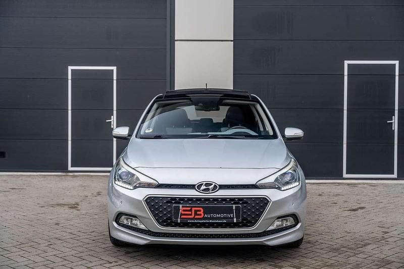 Occasion Hyundai i20 84 PK (61 kW) 2015 Zilver Hatchback