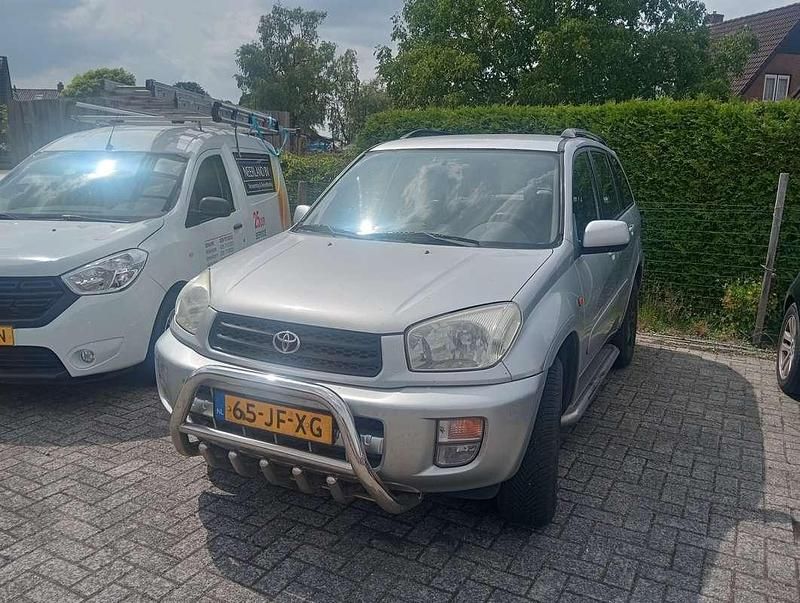 Grijs Gebruikt 2002 Toyota RAV4 Luna SUV | € 3.250 (Eerlijke prijs) - Afbeelding 1/4