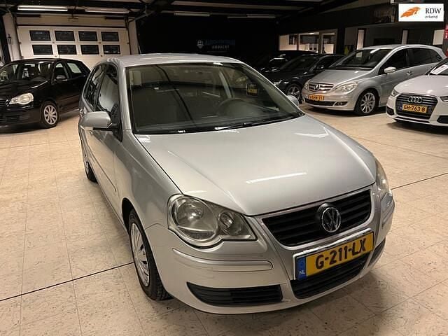 Grijs Gebruikt 2008 VW Polo Hatchback | € 2.900 (Goede deal) - Afbeelding 1/4