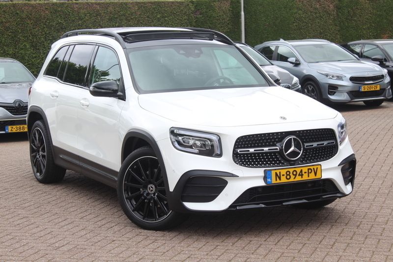 Wit Gebruikt 2021 Mercedes GLB200 Premium Plus SUV | € 44.750 (Duur) - Afbeelding 1/4