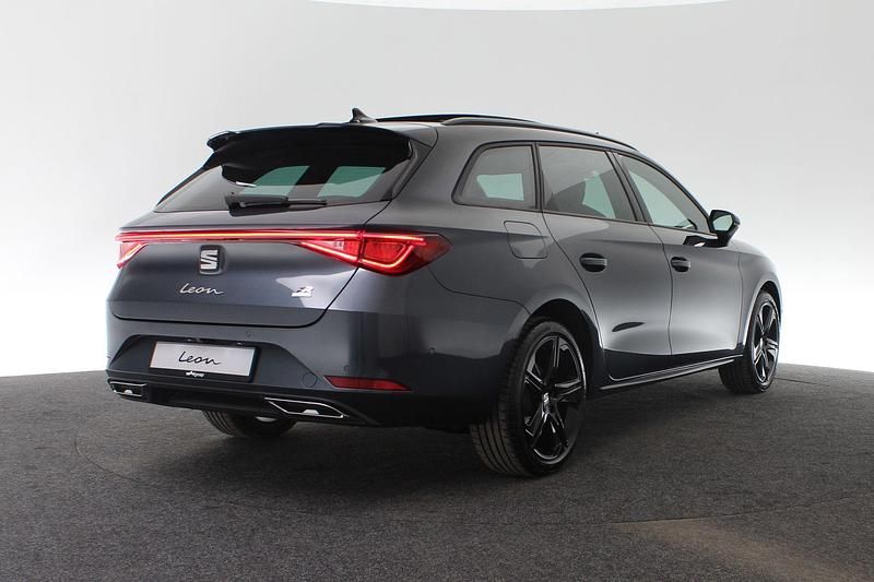 Nieuw Seat Leon Business 204 PK (150 kW) 2025 Grijs Stationwagen