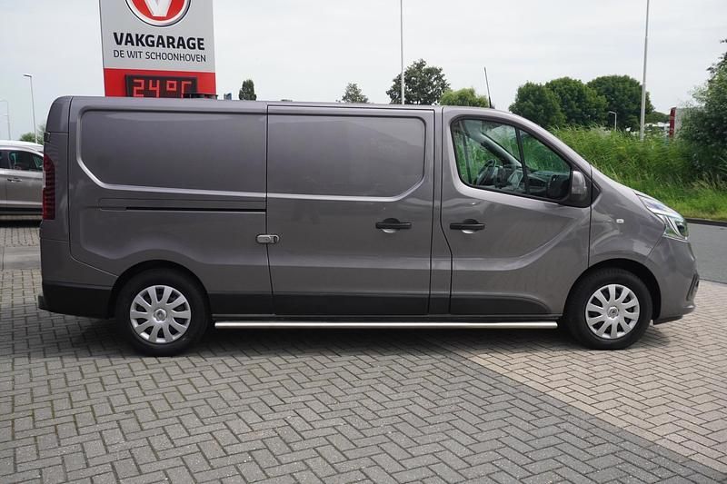 Occasion Renault Trafic Komfort 146 PK (107 kW) 2021 Grijs MPV