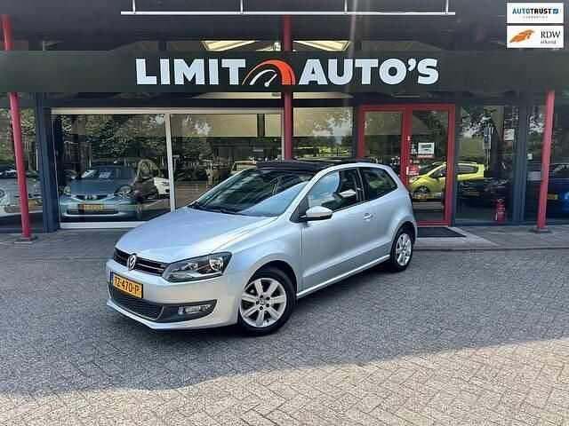 Grijs Gebruikt 2013 VW Polo Highline Hatchback | € 7.499 (Eerlijke prijs) - Afbeelding 1/4