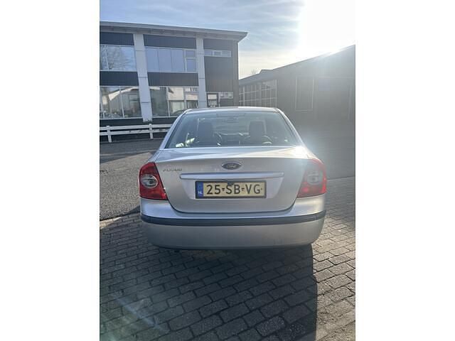 Occasion Ford Focus 101 PK (74 kW) 2005 Grijs Sedan
