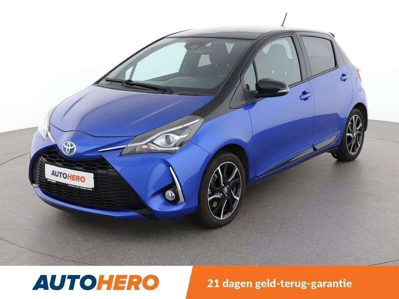 Blauw, metallic lak Gebruikt 2017 Toyota Yaris Hatchback | € 13.349 (Goede deal) - Afbeelding 1/3