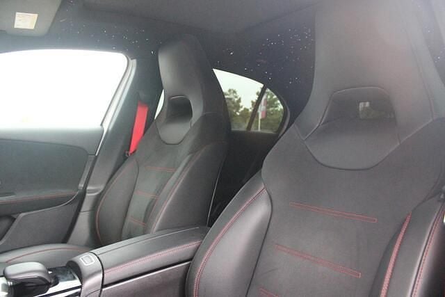 Occasion Mercedes A180 AMG line 136 PK (100 kW) 2022 Wit Hatchback