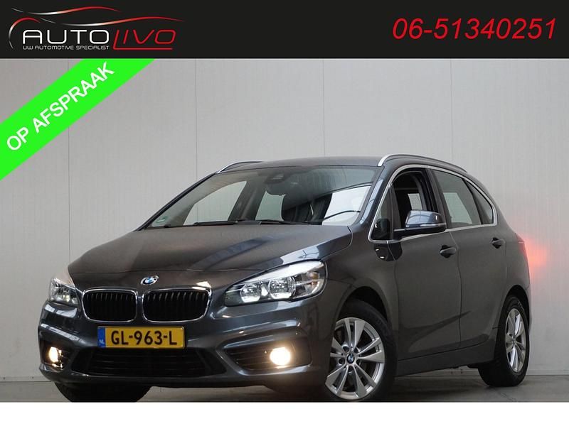 Grijs Gebruikt 2015 BMW 218 Sport Line Stationwagen | € 10.795 (Eerlijke prijs) - Afbeelding 1/4
