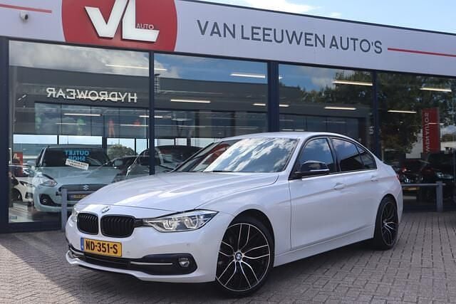 Wit Gebruikt 2017 BMW 320 Executive Sedan | € 17.948 (Goede deal) - Afbeelding 1/4