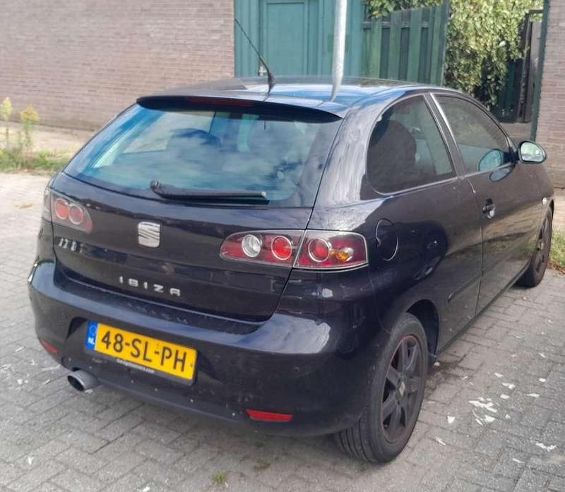Gebruikt 2006 Seat Ibiza Sport Sedan | € 1.500 (Eerlijke prijs) - Afbeelding 1/4