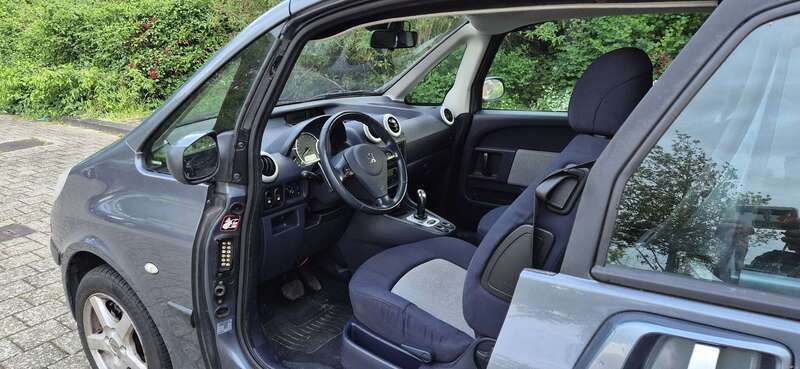 Grijs Gebruikt 2005 Peugeot 1007 Hatchback | € 1.500 (Eerlijke prijs) - Afbeelding 1/4