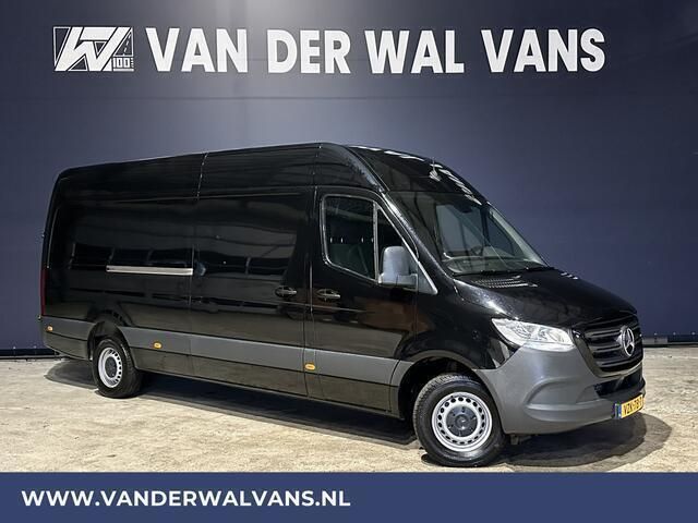 Zwart Gebruikt 2022 Mercedes Sprinter Van | € 29.750 (Eerlijke prijs) - Afbeelding 1/4