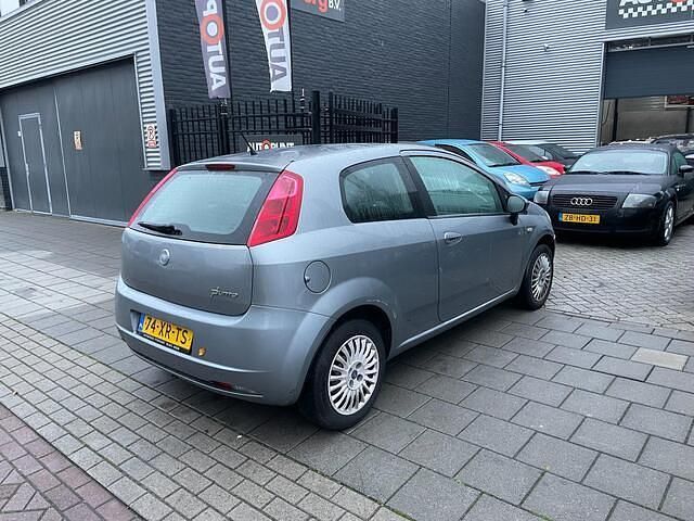 Occasion Fiat Grande Punto Dynamic 78 PK (57 kW) 2007 Grijs Hatchback