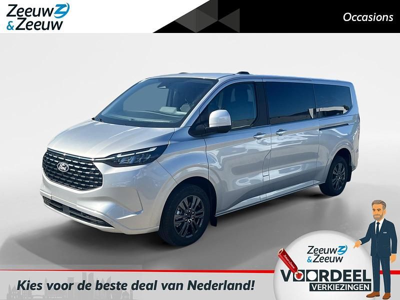 Moondust silver Nieuw 2025 Ford Tourneo Titanium | € 69.995 - Afbeelding 1/4