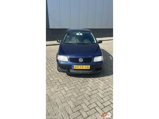 Blauw Gebruikt 2000 VW Polo Comfortline Hatchback | € 1.250 (Eerlijke prijs) - Afbeelding 1/4
