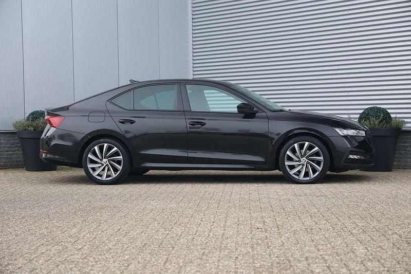 Occasion Skoda Octavia Business Line 112 PK (82 kW) 2022 Zwart Hatchback