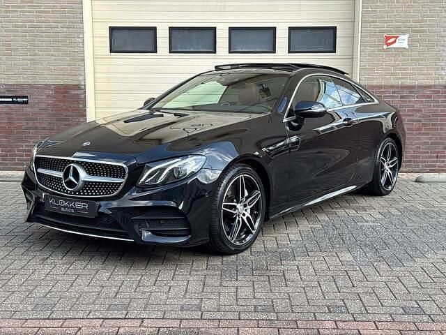 Zwart, metallic lak Gebruikt 2017 Mercedes E200 AMG Coupé | € 22.950 (Eerlijke prijs) - Afbeelding 1/4