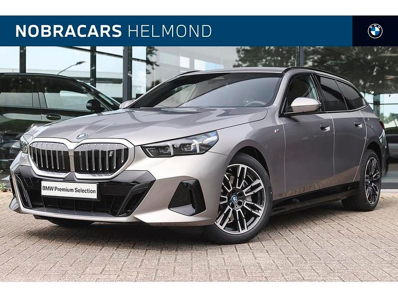 Grijs Gebruikt 2025 BMW i5 M Sport Sedan | € 80.706 - Afbeelding 1/4