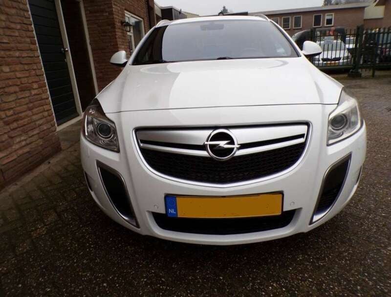 Wit Gebruikt 2012 Opel Insignia OPC Stationwagen | € 13.950 (Eerlijke prijs) - Afbeelding 1/4