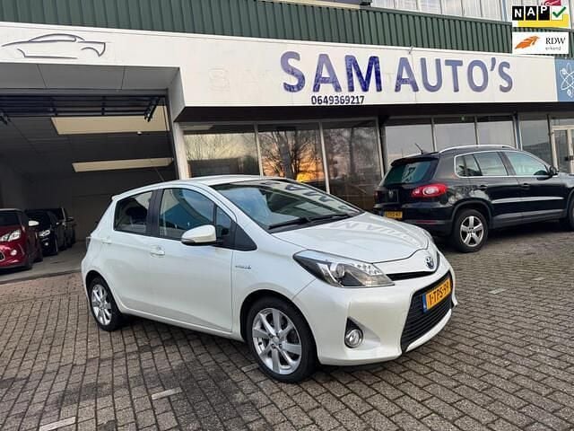 Wit Occasion 2014 Toyota Yaris Hatchback | € 9.450 (Goede deal) - Afbeelding 1/4